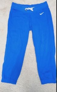 Nike jogger capris